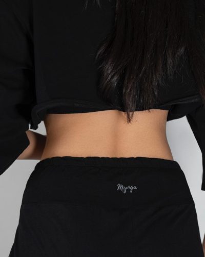 کراپ تاپ یوگا